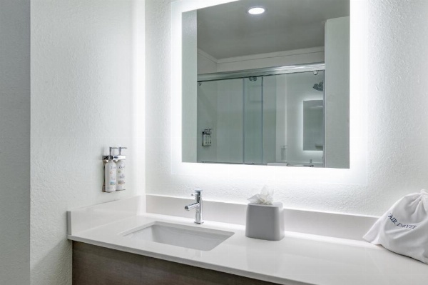Holiday Inn Express Hotel & Suites Columbia-I-20 at Clemson Road image 10
