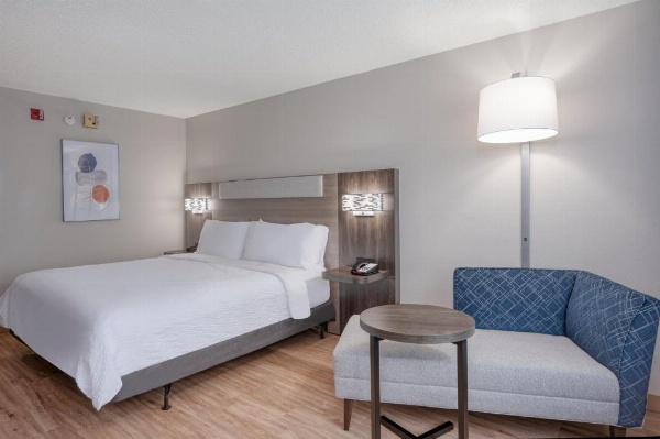 Holiday Inn Express Hotel & Suites Columbia-I-20 at Clemson Road image 13