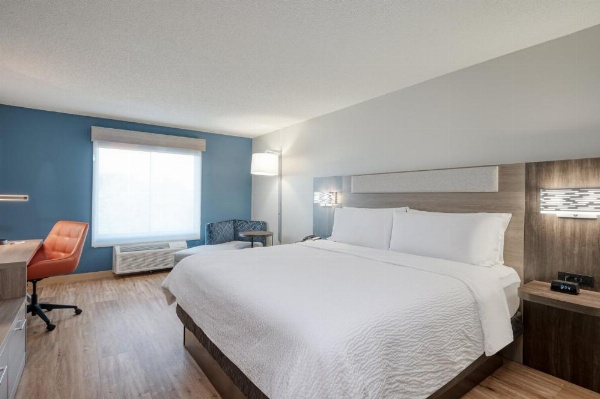 Holiday Inn Express Hotel & Suites Columbia-I-20 at Clemson Road image 29